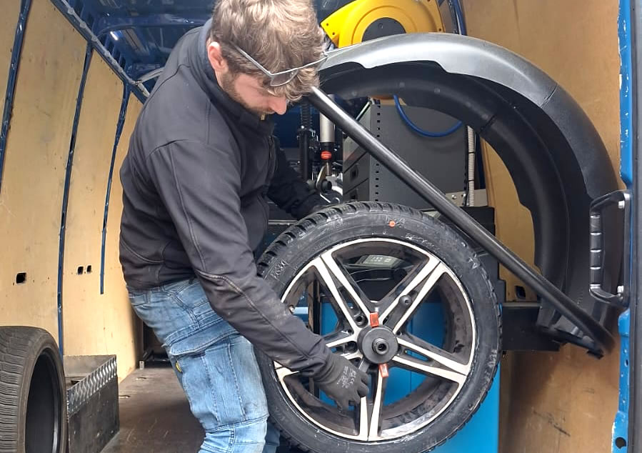 Officina Mobile 4 - Sostituzione pneumatici Torino 